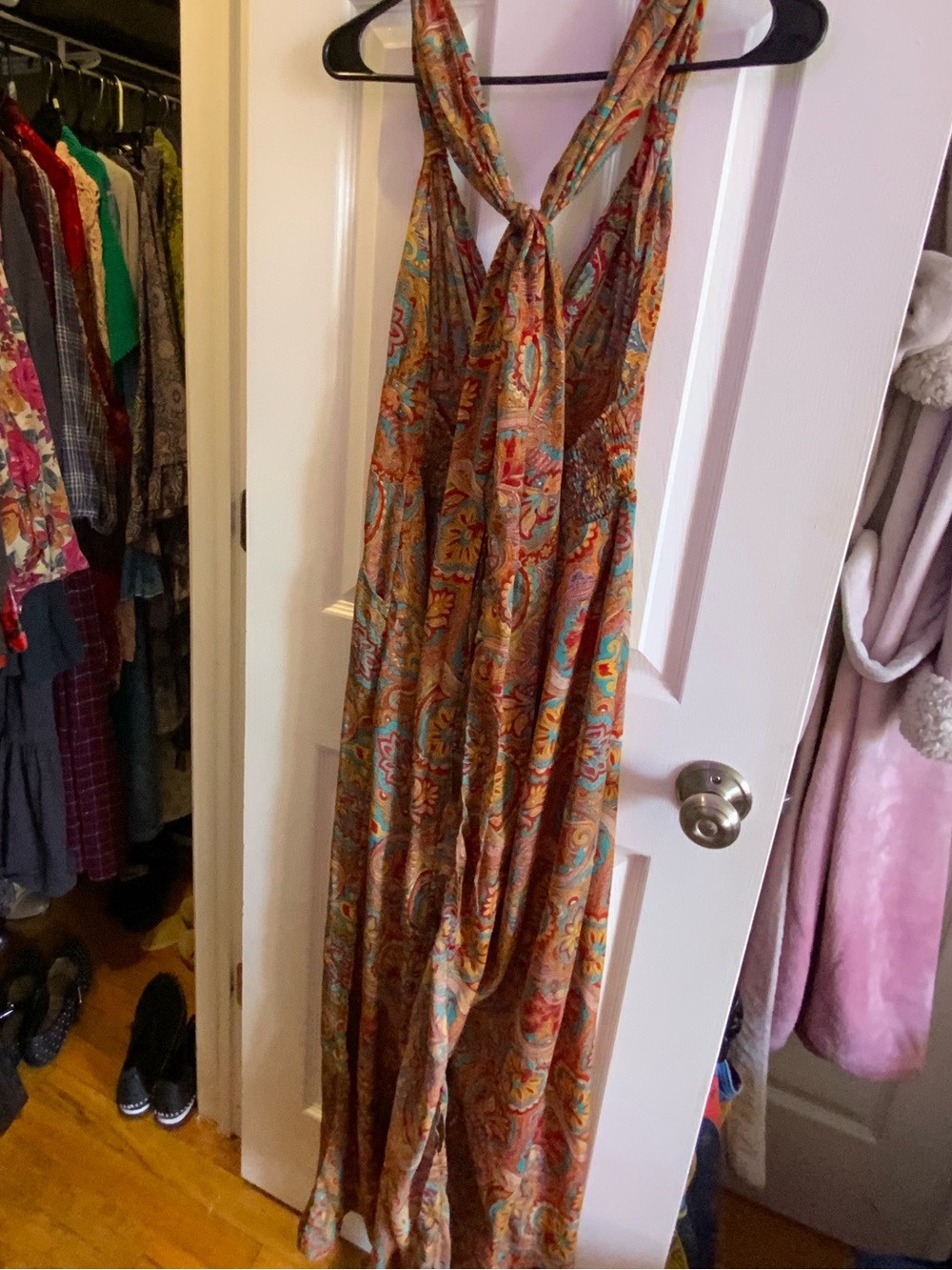 Sleeveless V-Neck Paisley Maxi Dress - Multicolor - Picture 3 of 3